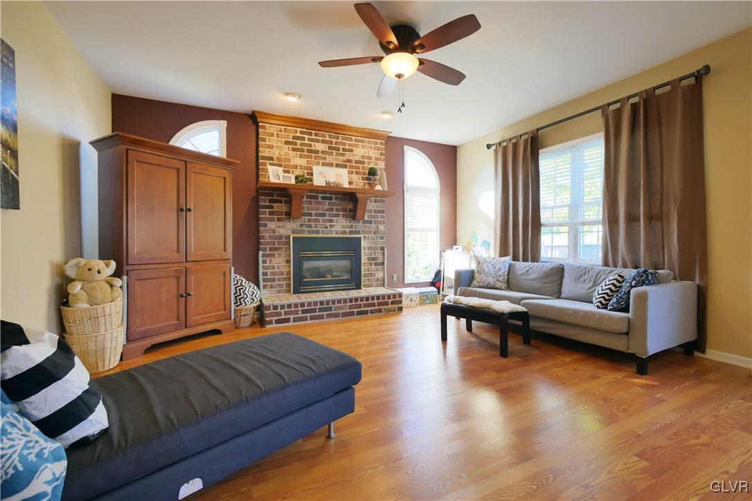 4270 Alder Road Bethlehem, PA 18020 - Photo 5 of 41 Gallery Image 5