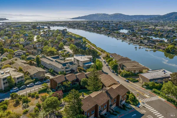 $948,000 | 5 Lower Via Casitas, Greenbrae, CA 94904