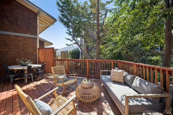 $948,000 | 5 Lower Via Casitas, Greenbrae, CA 94904