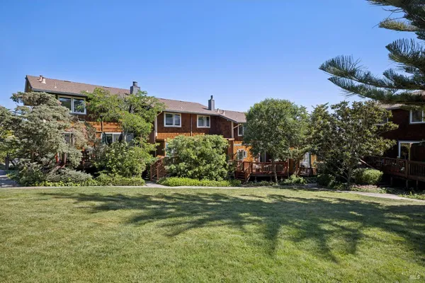 $948,000 | 5 Lower Via Casitas, Greenbrae, CA 94904