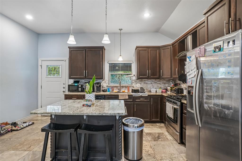 1414 Record Crossing Road Dallas, TX 75235 - Photo 5 of 40 1414B Kitchen