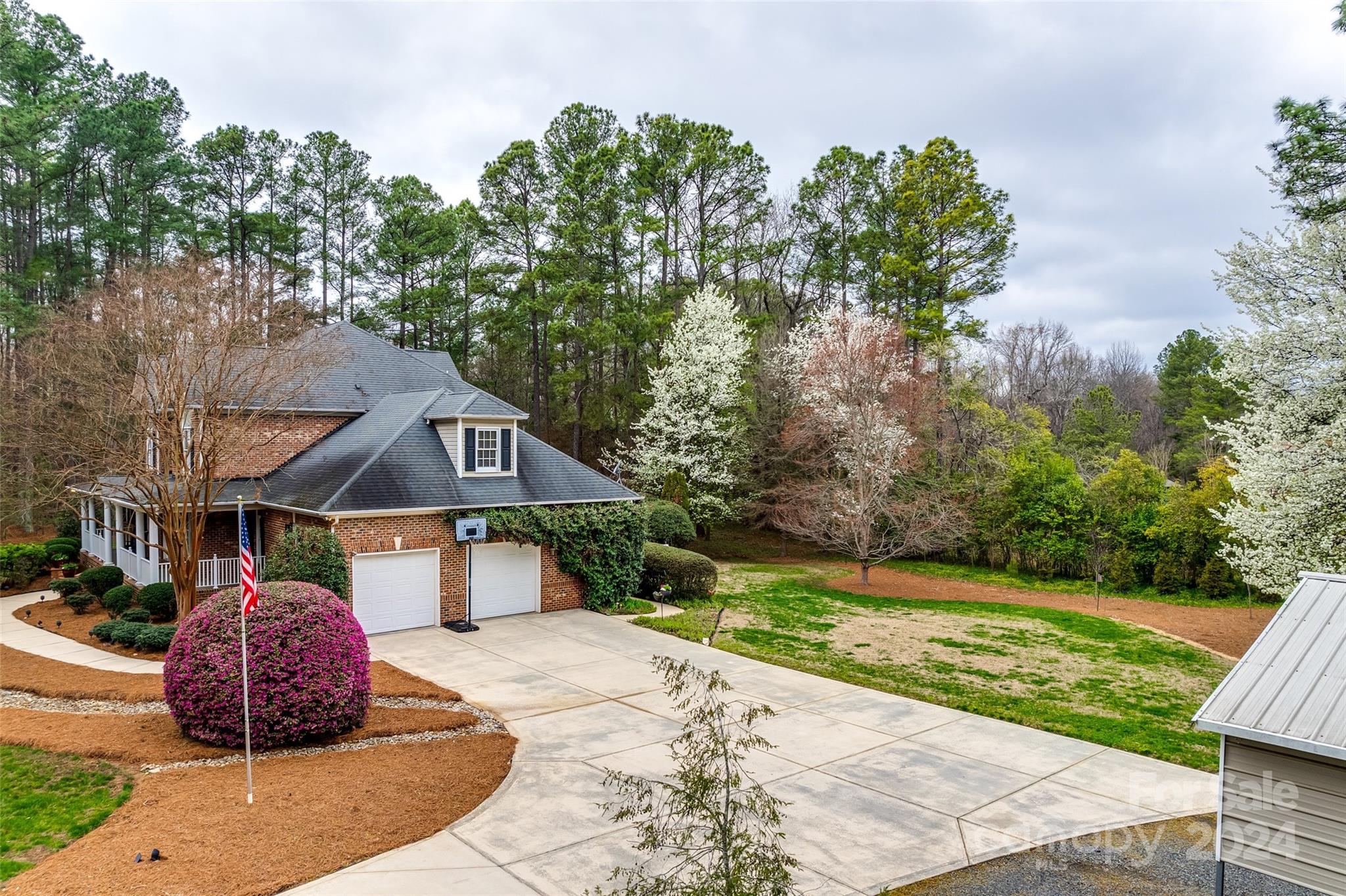 14428 Sledge Road Charlotte, NC 28278 - Photo 3 of 48 Gallery Image 3