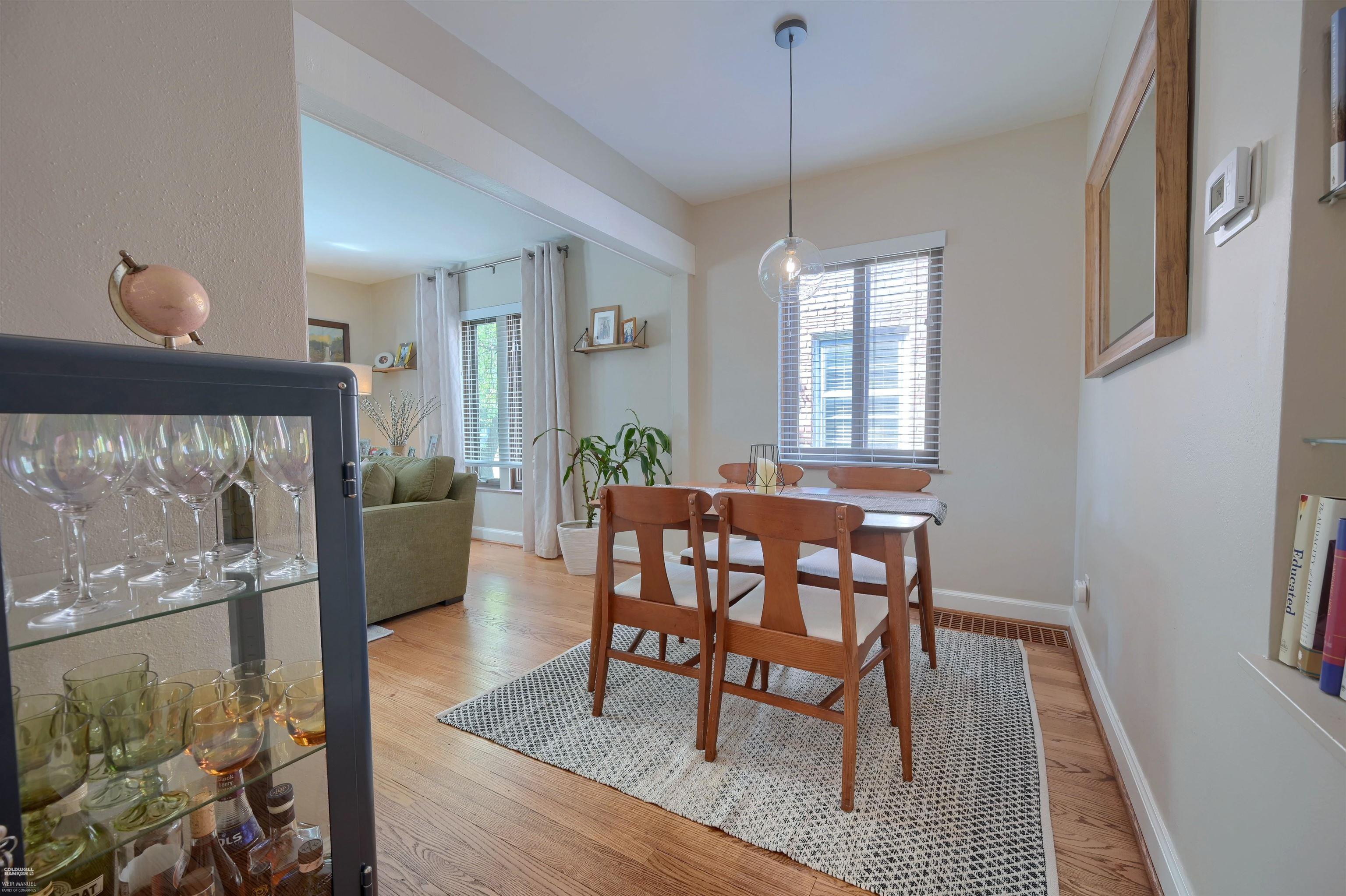 1496 Roslyn Road Grosse Pointe Woods, MI 48236 - Photo 11 of 36