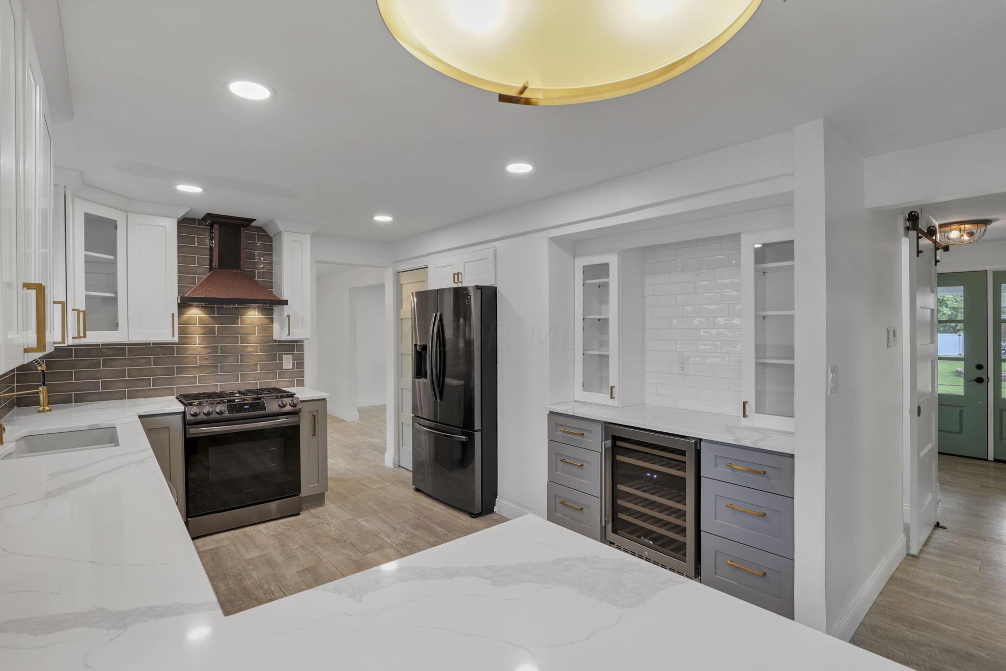154 Landover Road Columbus, OH 43230 - Photo 14 of 47 Kitchen