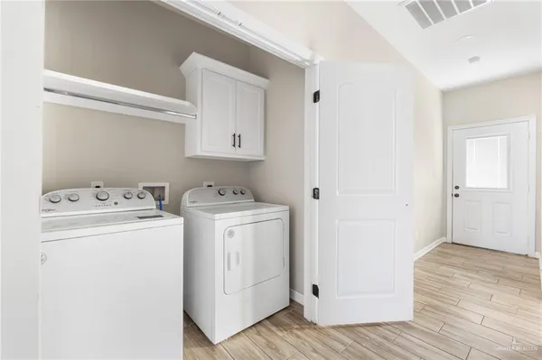 $1,300 | 437 5th Street, La Joya, TX 78560