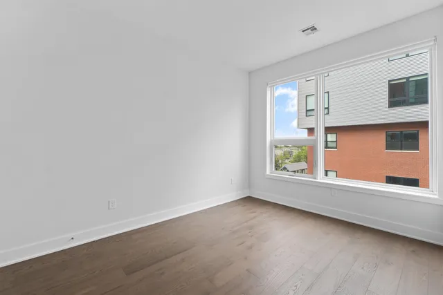 $2,314 | 260 Ave East, Unit 303, Bayonne, NJ 07002