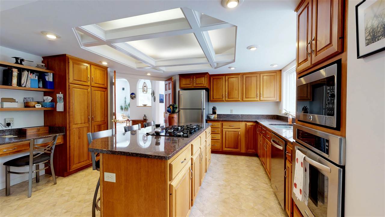 72 Catella Road Essex, VT 05452 - Photo 7 of 29 Gallery Image 7