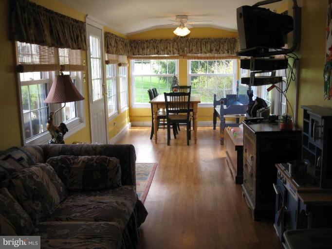 15257 Dover Road Butler, MD 21023 - Photo 19 of 30 Sunroom