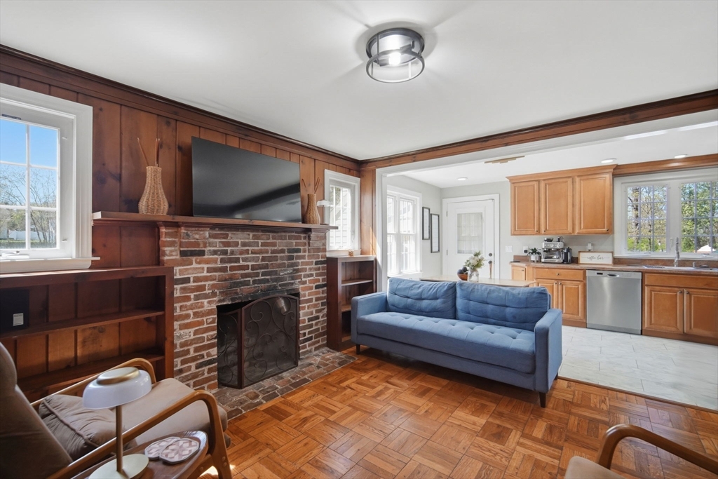 106 Springfield Street Wilbraham, MA 01095 - Photo 11 of 39
