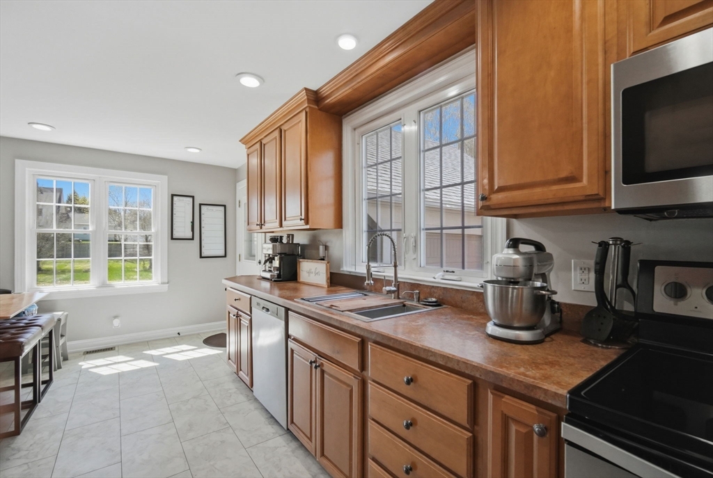 106 Springfield Street Wilbraham, MA 01095 - Photo 6 of 39