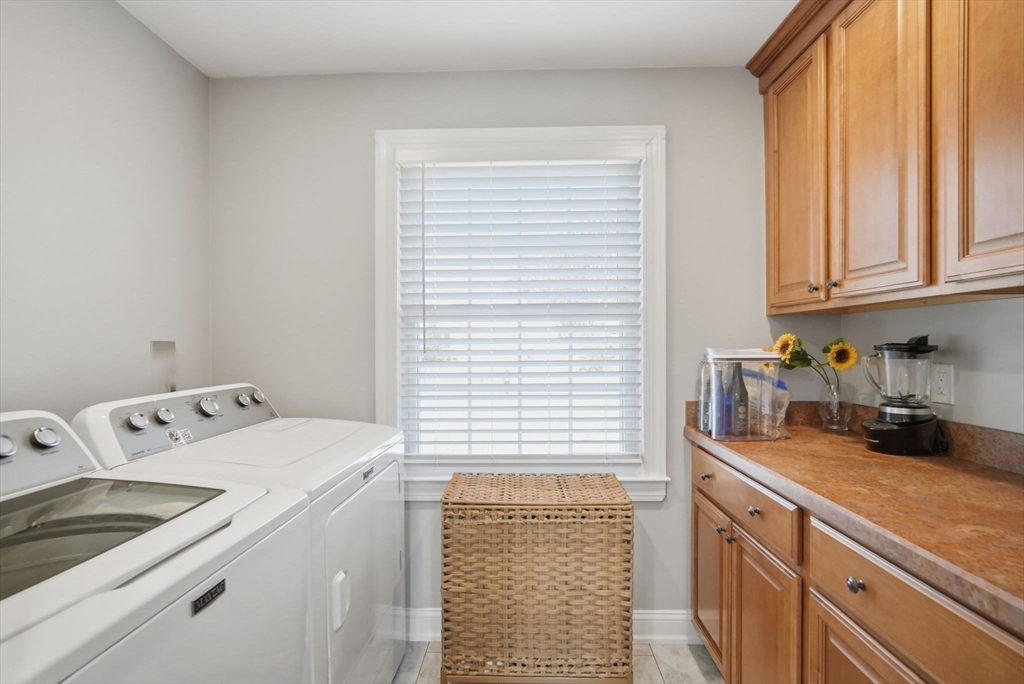 106 Springfield Street Wilbraham, MA 01095 - Photo 7 of 39