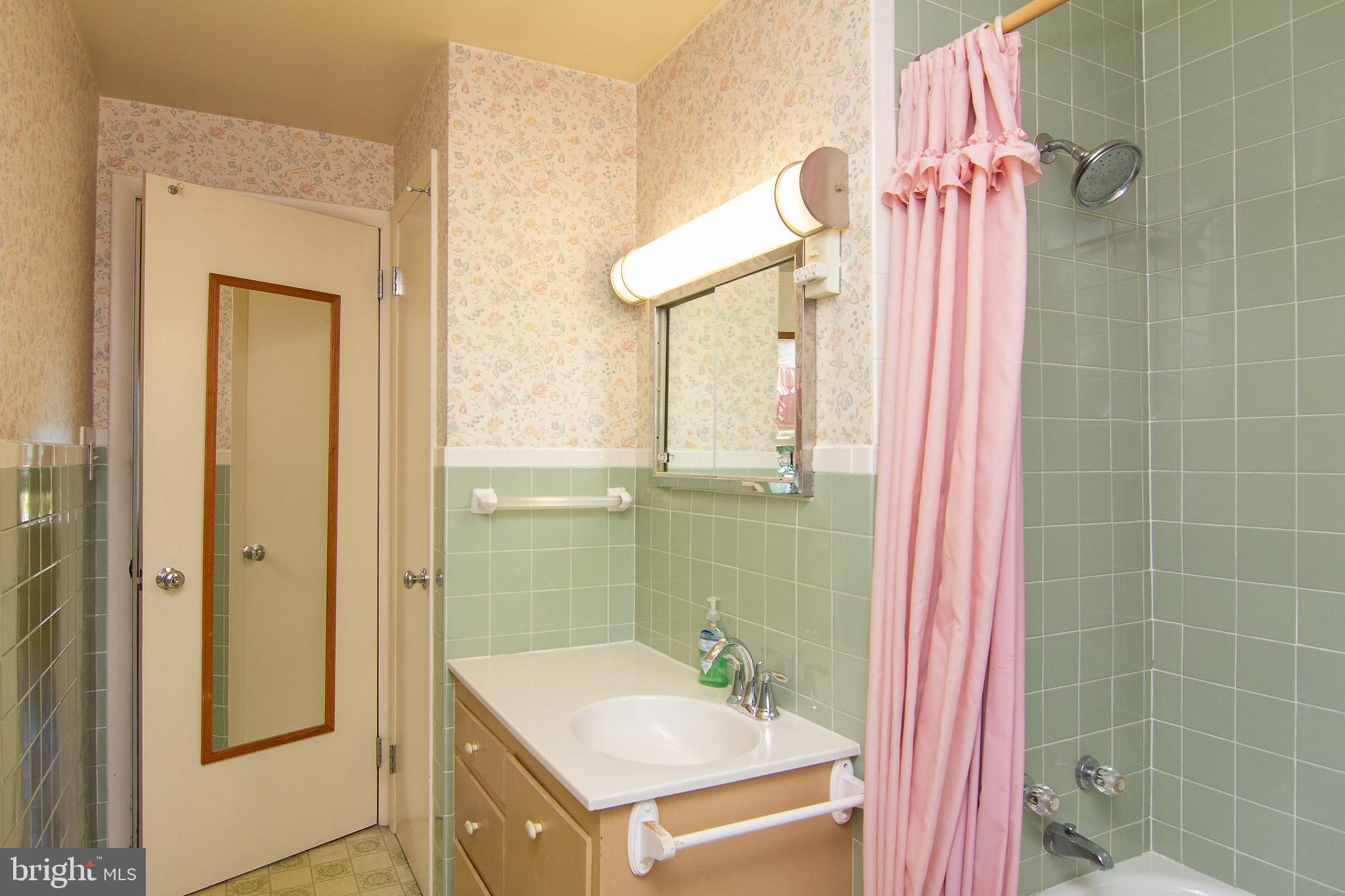 50 Ruel Avenue Hanover, PA 17331 - Photo 22 of 30 Bath