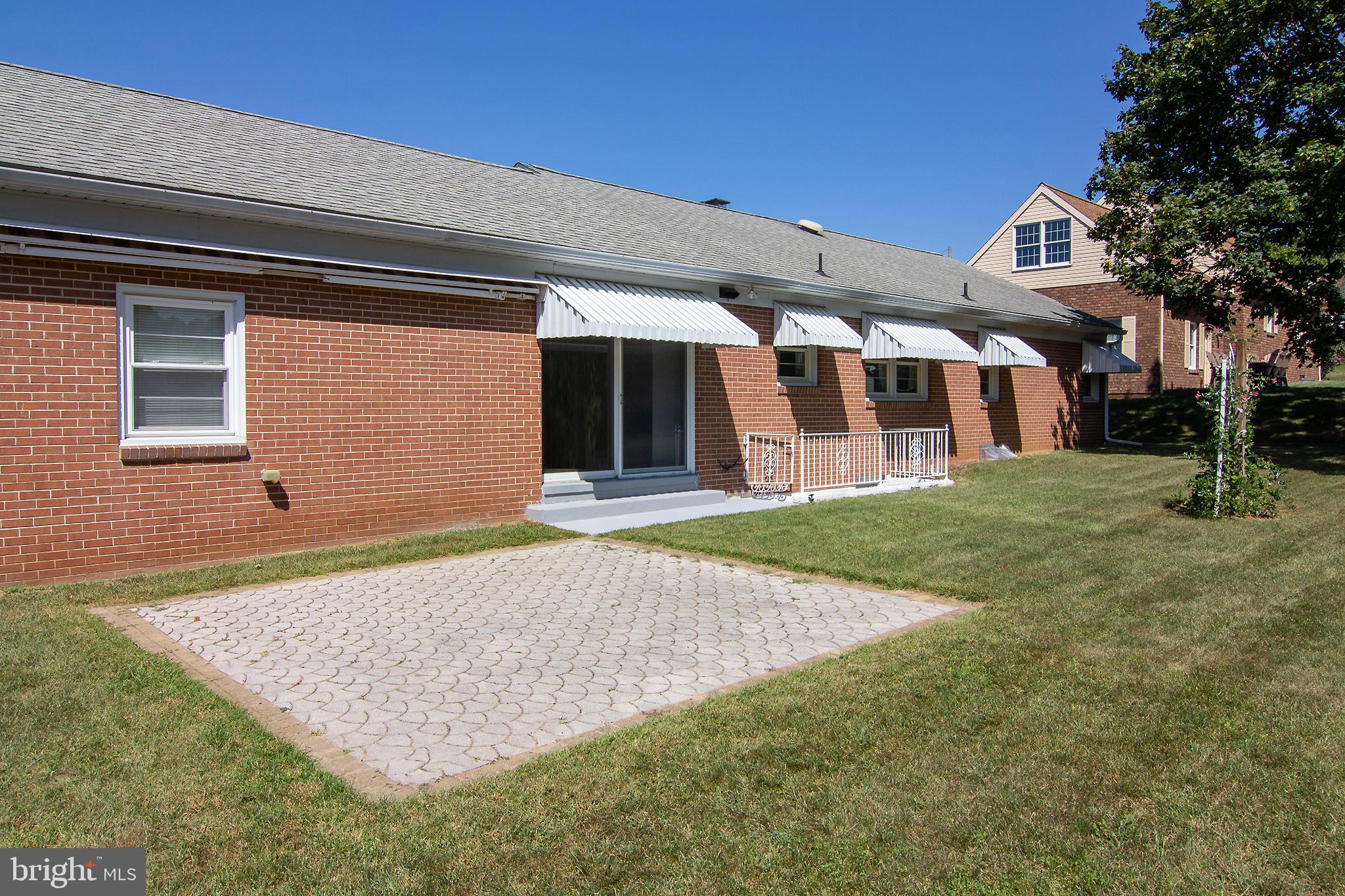 50 Ruel Avenue Hanover, PA 17331 - Photo 6 of 30 Patio with Retractable Awning
