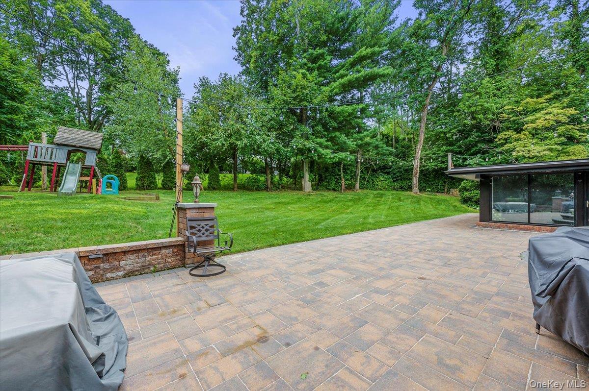 26 Redbrook Road Great Neck, NY 11024 - Photo 18 of 19 a view of backyard with green space