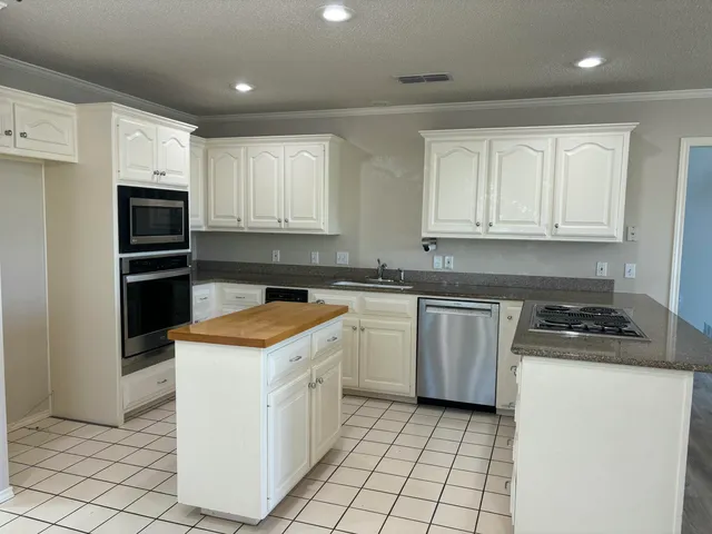 $378,000 | 3 North Rim Road, Ransom Canyon, TX 79366