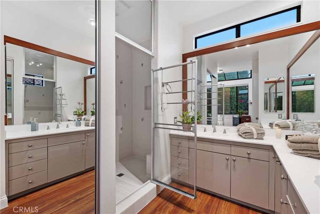 341 S Meadows Manhattan Beach, CA 90266 - Photo 30 of 50 a bathroom with a double vanity sink mirror and bathtub