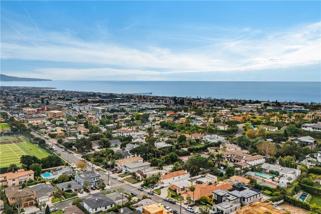 341 S Meadows Manhattan Beach, CA 90266 - Photo 39 of 50 an aerial view of multiple house
