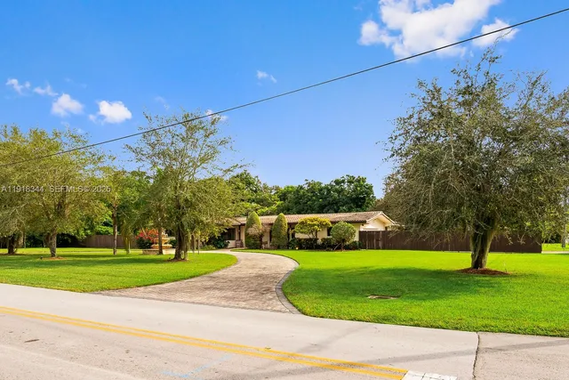 $1,900,000 | 9890 Southwest 138th Street, Miami, FL 33176