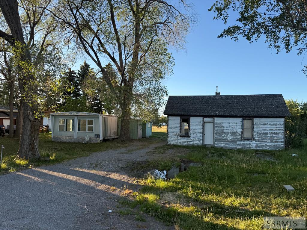 5571 East Iona Road Iona, ID 83427 - Photo 1 of 37 Main View