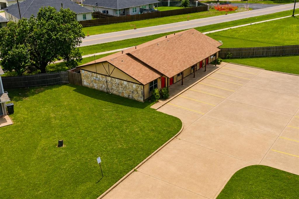 1411 Courtney Place Cleburne, TX 76033 - Photo 2 of 10