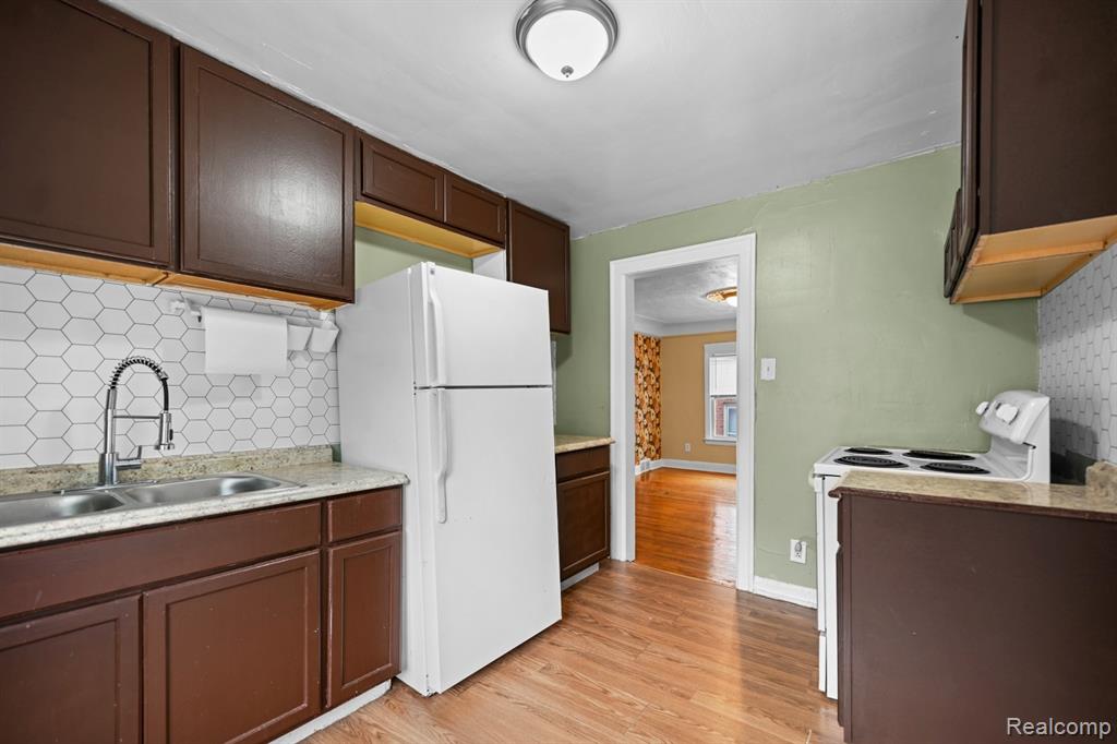 4480 Yorkshire Road Detroit, MI 48224 - Photo 12 of 20
