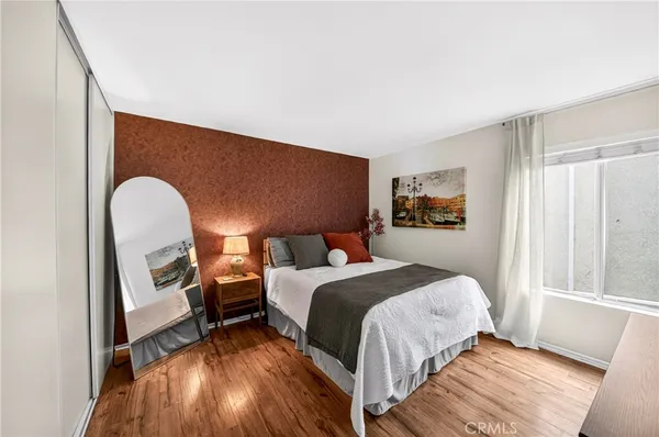 $499,999 | 15020 Victory Boulevard, Unit 104, Van Nuys, CA 91411