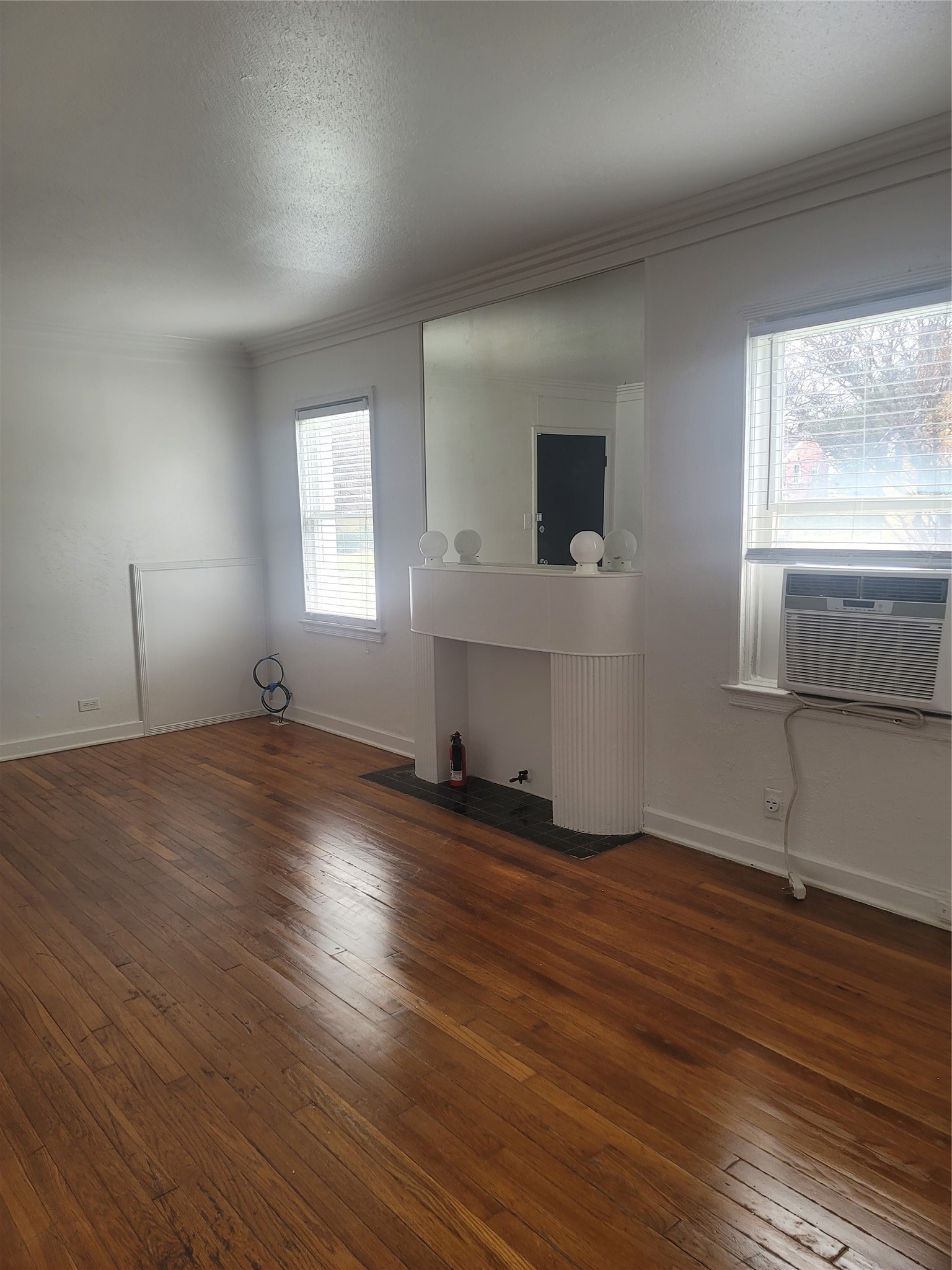 1920 Binz Street, Unit 6 Houston, TX 77004 - Photo 2 of 22 Unit 2