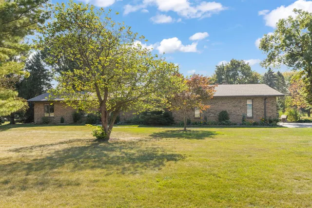 $545,000 | 1785 Hilltop Road, Elgin, IL 60120
