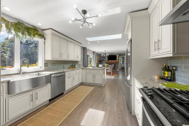 $545,000 | 1785 Hilltop Road, Elgin, IL 60120