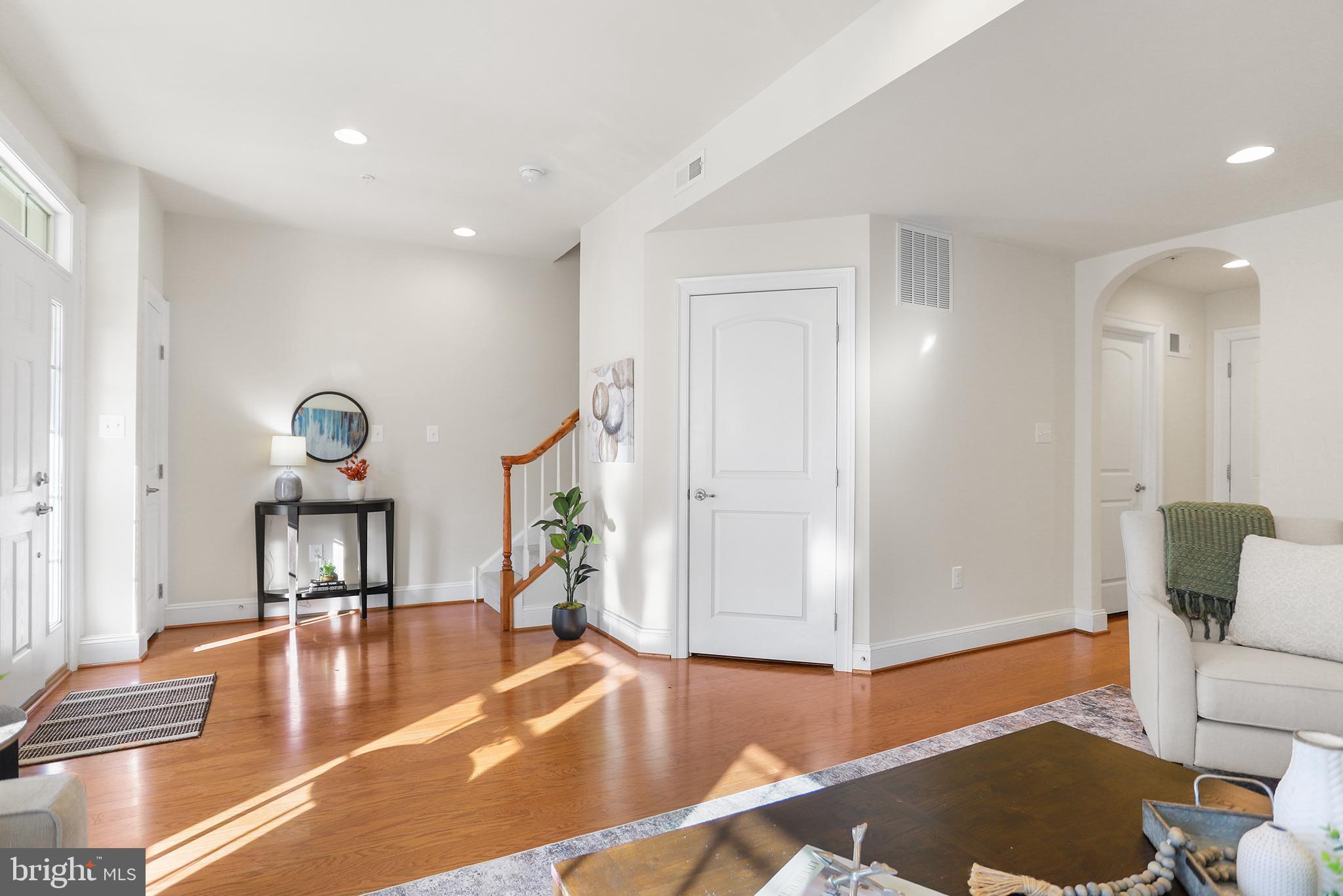 603 Stonecliffe Road Malvern, PA 19355 - Photo 5 of 30 Bright and inviting entryway with warm tones.