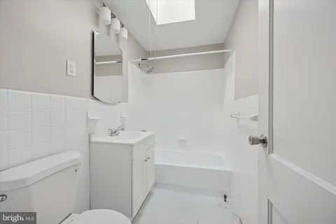 $195,000 | 164 Wayne Avenue, Darby, PA 19023