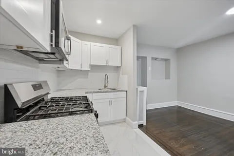 $195,000 | 164 Wayne Avenue, Darby, PA 19023