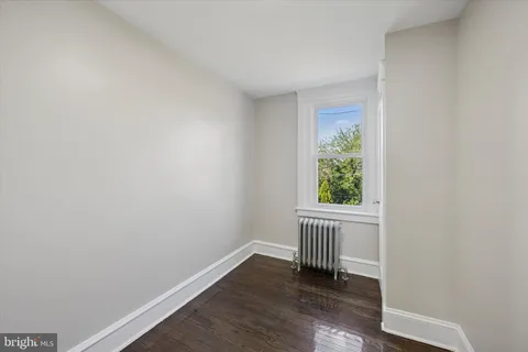 $195,000 | 164 Wayne Avenue, Darby, PA 19023