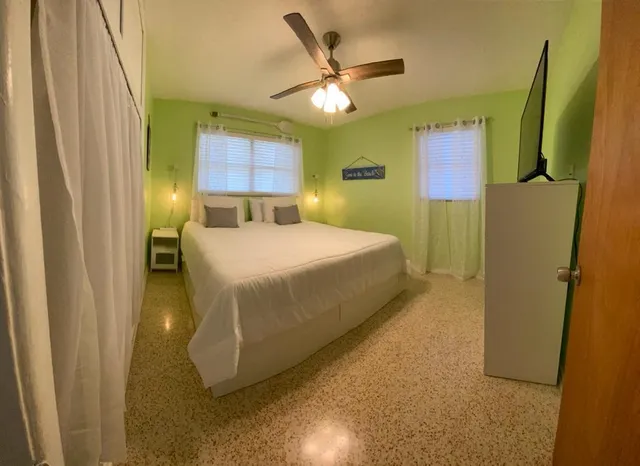 $3,000 | 286 South Orlando Avenue, Cocoa Beach, FL 32931