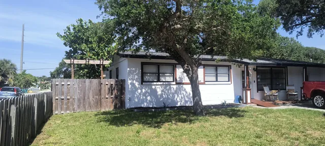 $3,000 | 286 South Orlando Avenue, Cocoa Beach, FL 32931