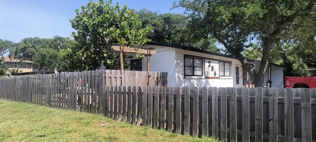 $3,000 | 286 South Orlando Avenue, Cocoa Beach, FL 32931