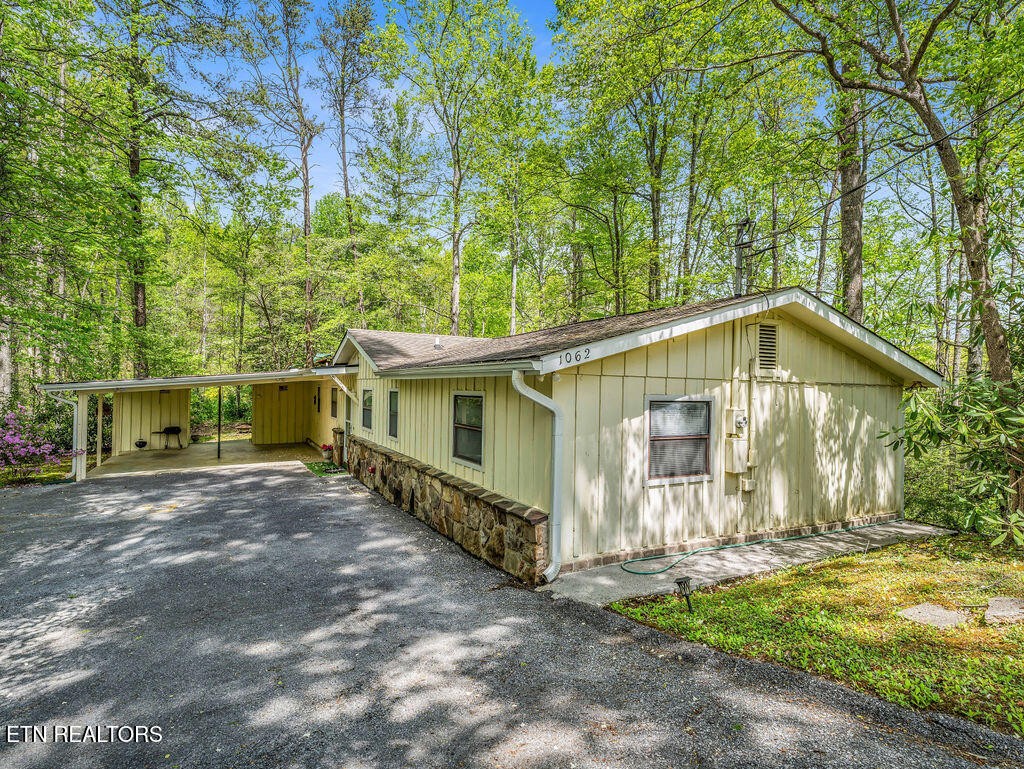 1062 North Ridge Place Sevierville, TN 37876 - Photo 3 of 37 Gallery Image 3