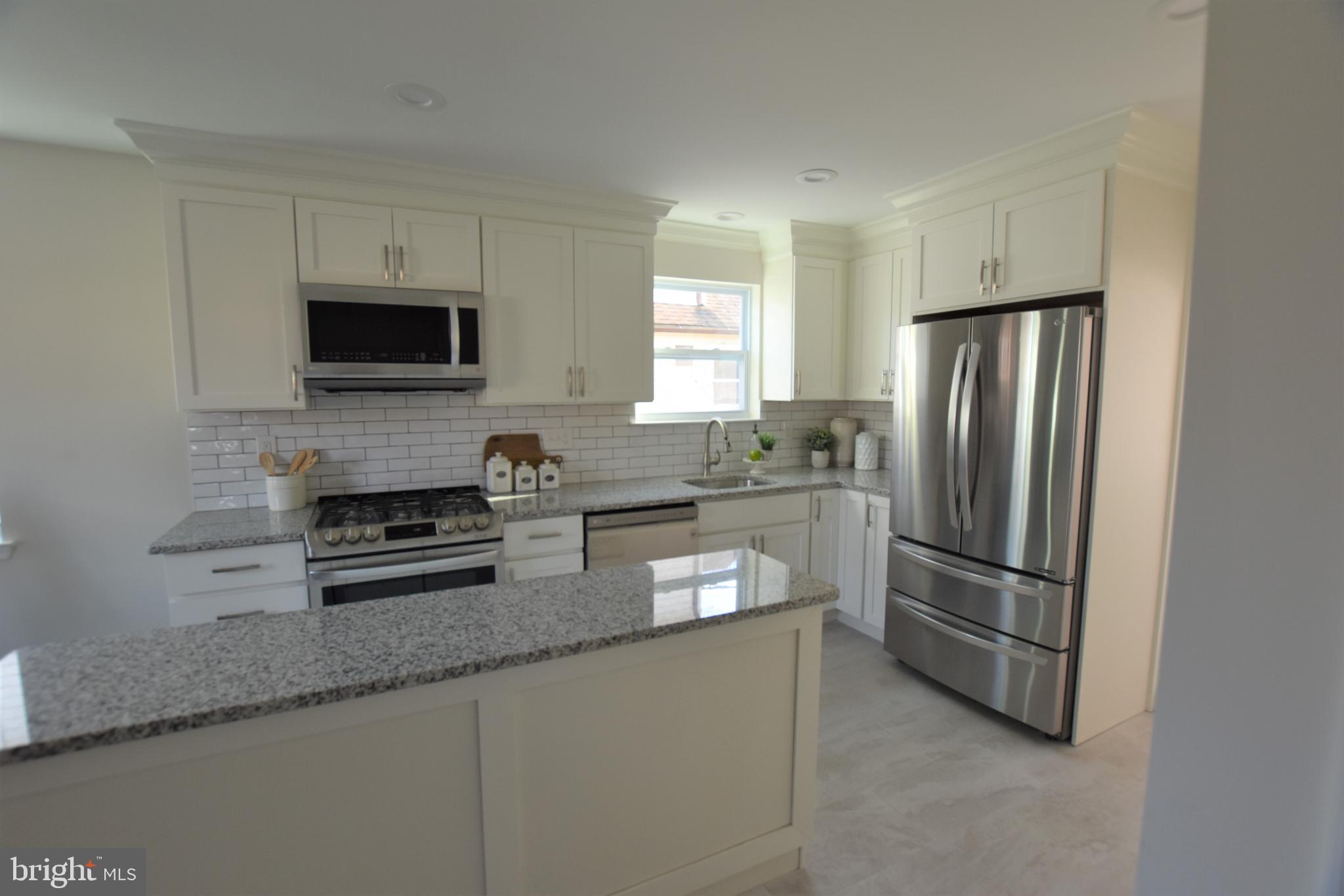 3057 Parktowne Road Baltimore, MD 21234 - Photo 4 of 51 Gallery Image 4