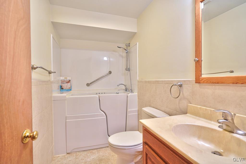 403 Maple Road Hellertown, PA 18055 - Photo 16 of 34 Gallery Image 16