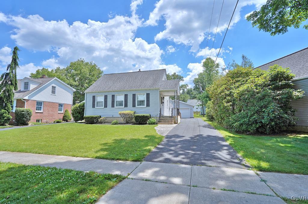 403 Maple Road Hellertown, PA 18055 - Photo 3 of 34 Gallery Image 3