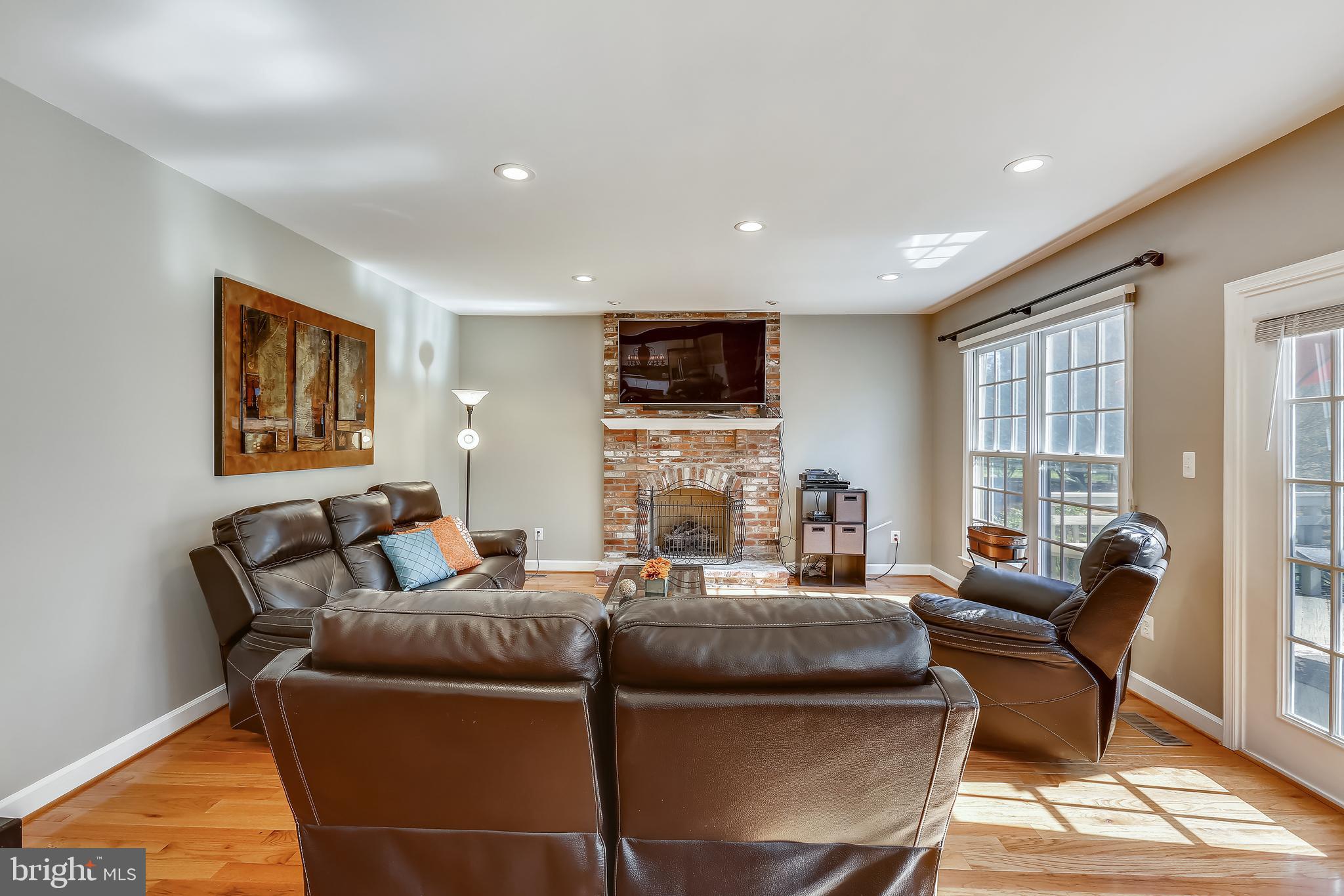 22406 Sweetleaf Lane Gaithersburg, MD 20882 - Photo 15 of 60 Large Family Room with Recessed Lighting