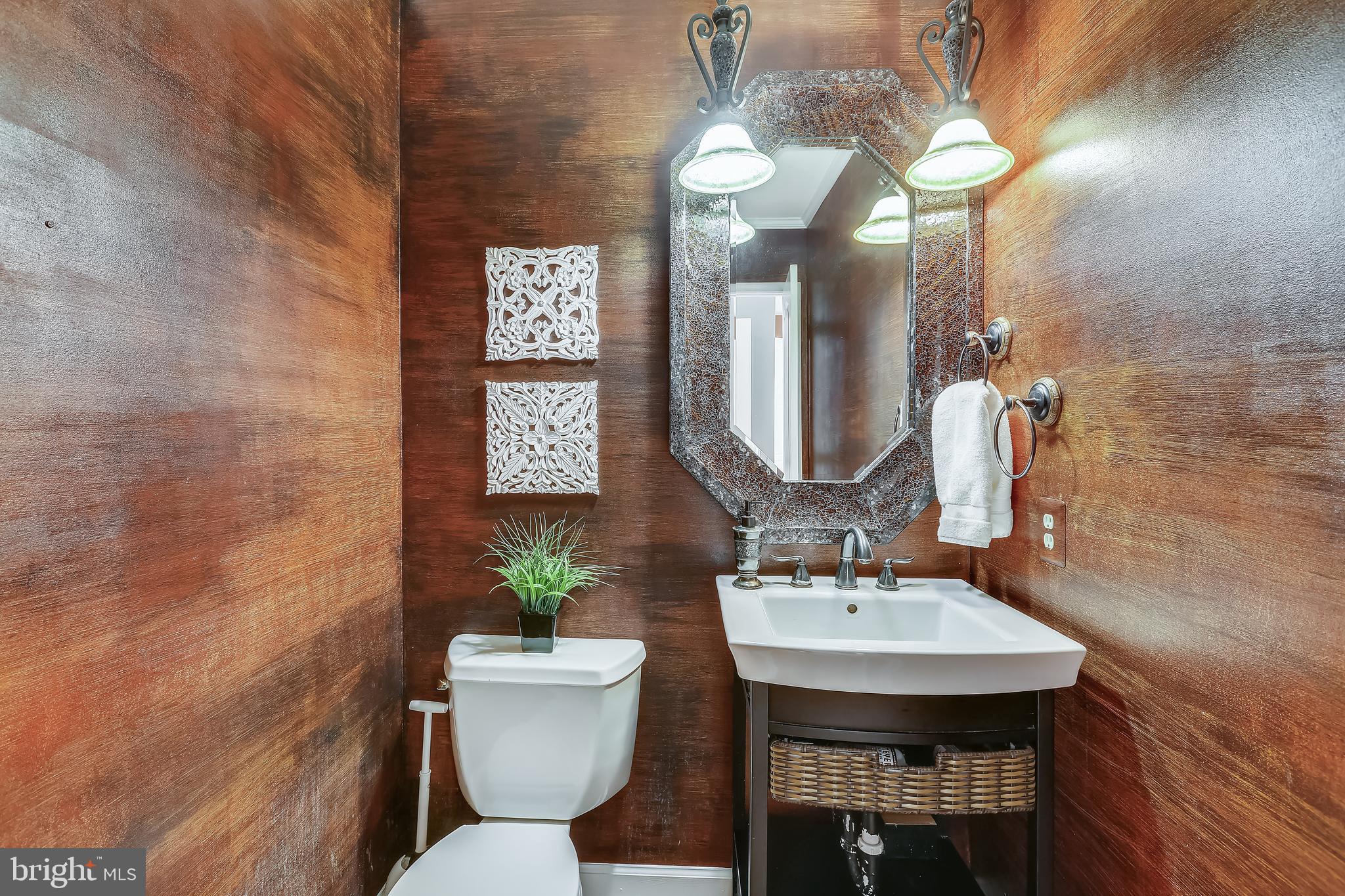 22406 Sweetleaf Lane Gaithersburg, MD 20882 - Photo 27 of 60 Main Level Powder Room