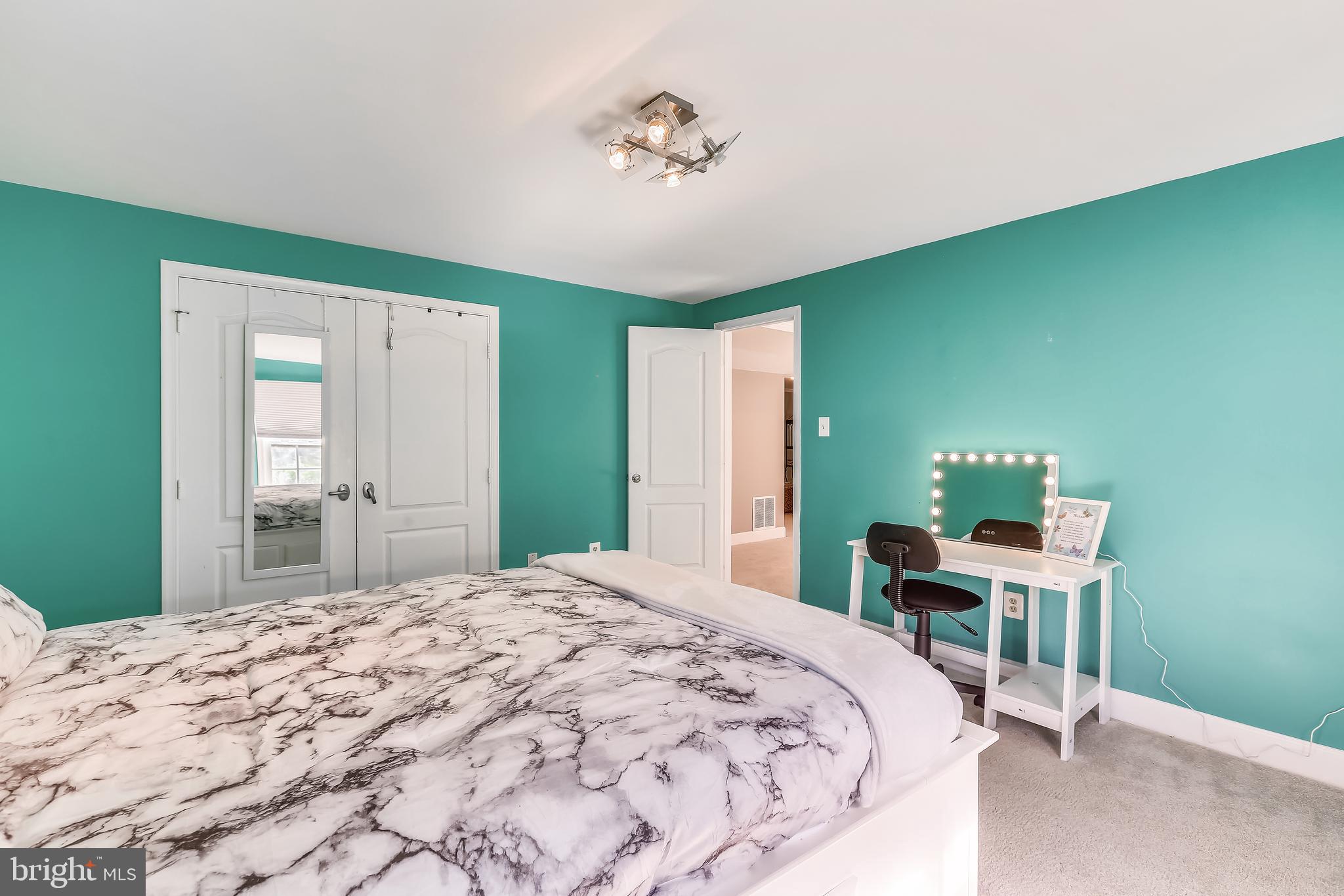 22406 Sweetleaf Lane Gaithersburg, MD 20882 - Photo 51 of 60 Fifth Bedroom with Closet