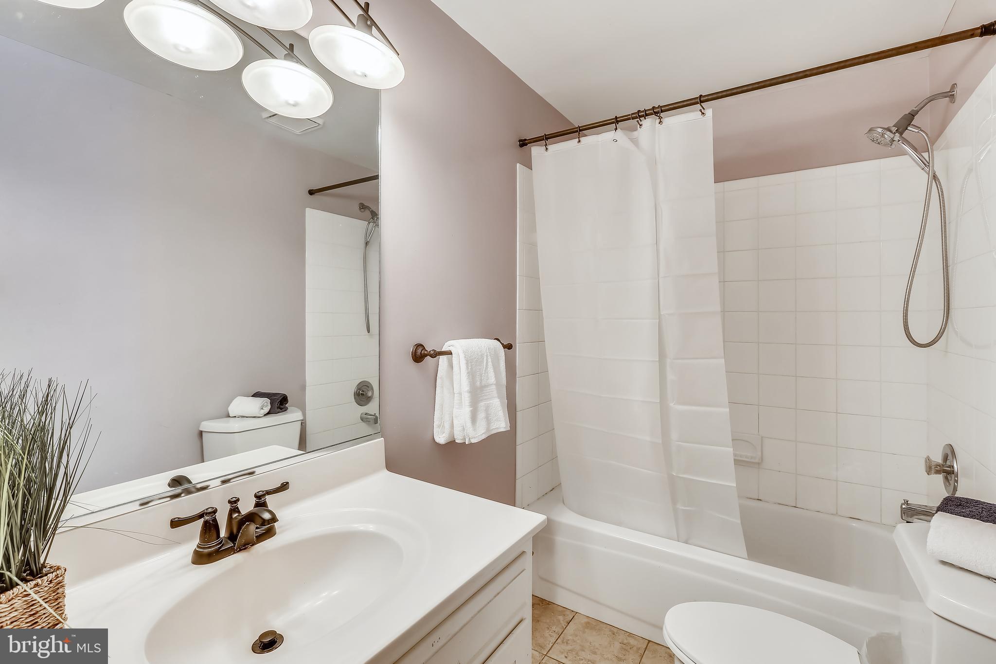 22406 Sweetleaf Lane Gaithersburg, MD 20882 - Photo 52 of 60 Third Bath