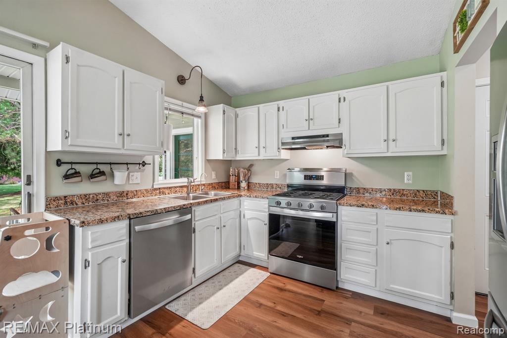 12126 Linden Road Linden, MI 48451 - Photo 10 of 38 Gallery Image 10