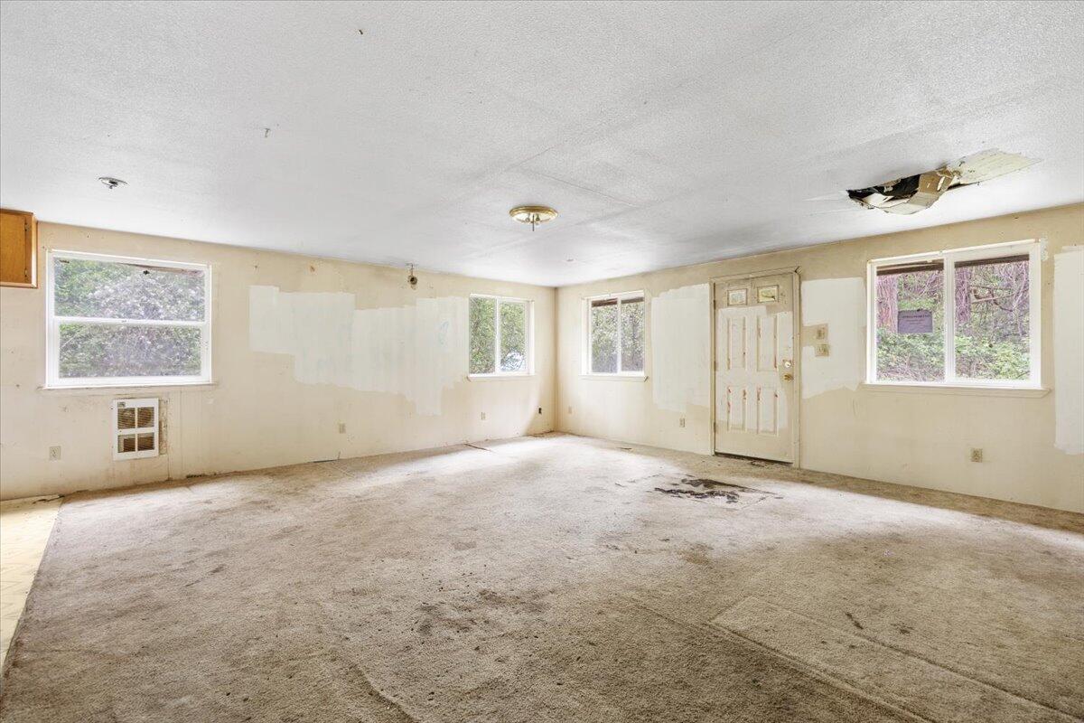 9020 Elk Creek Road Trail, OR 97541 - Photo 11 of 32 13