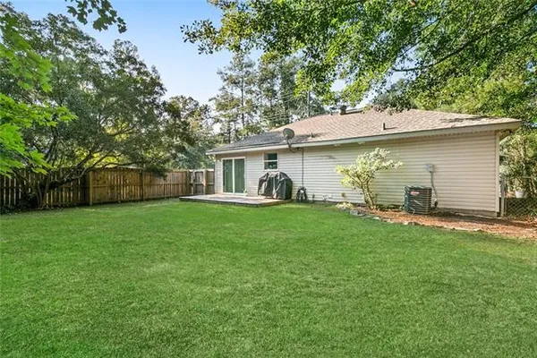 $1,800 | 815 Chevreuil Street, Mandeville, LA 70448