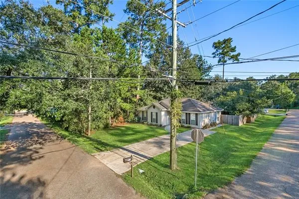 $1,800 | 815 Chevreuil Street, Mandeville, LA 70448