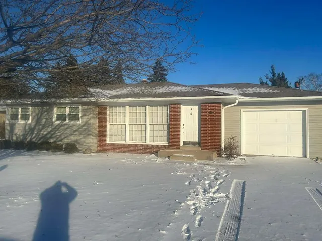 $309,800 | 235 Oregon Street, Mount Pleasant, WI 53405