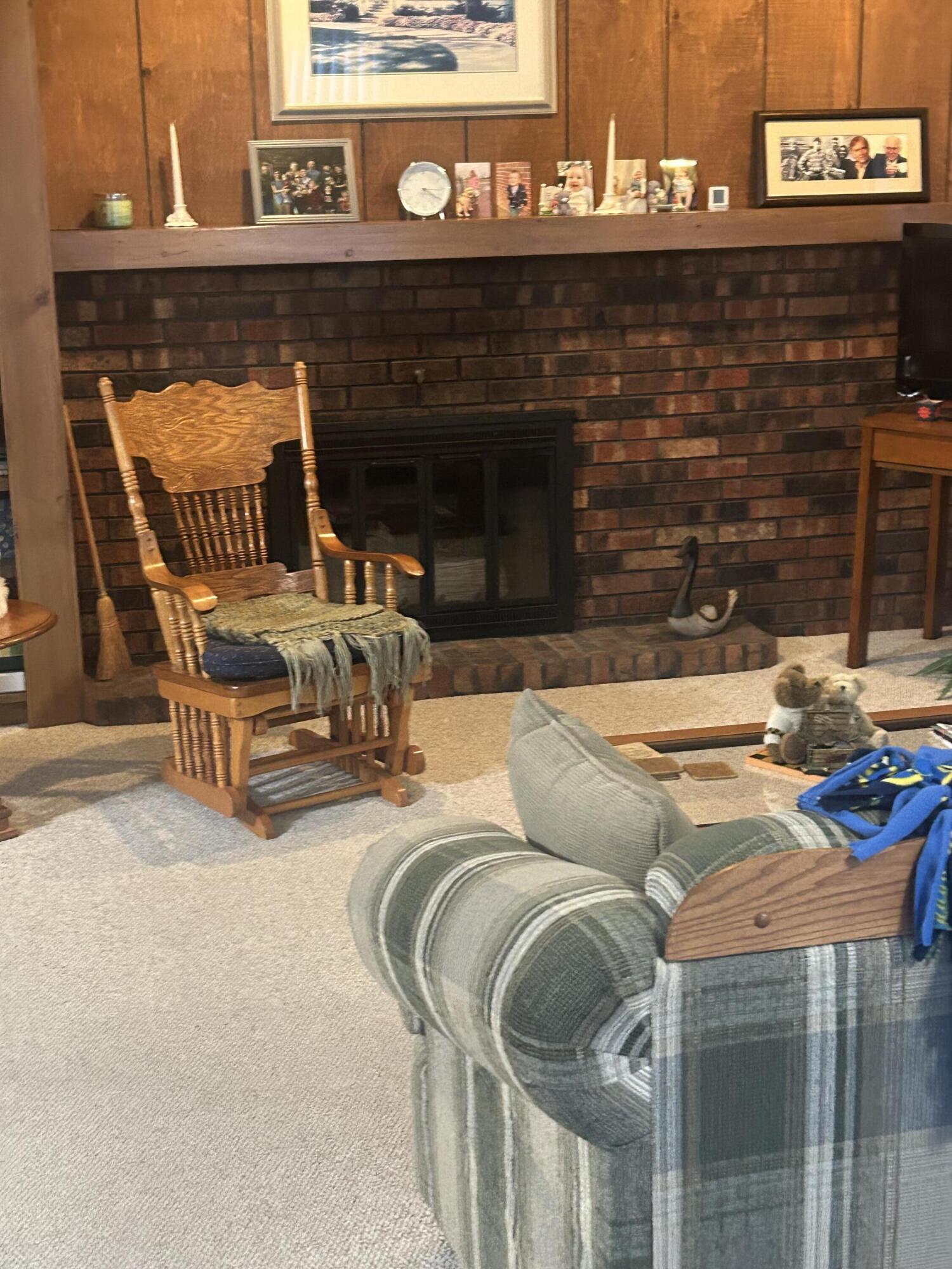 235 Oregon Street Mount Pleasant, WI 53405 - Photo 5 of 9 Family Room